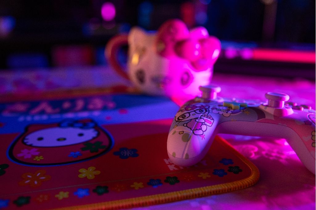 Officially Licensed Hello Kitty 'Japan' Konix Mouse Pad (Medium)