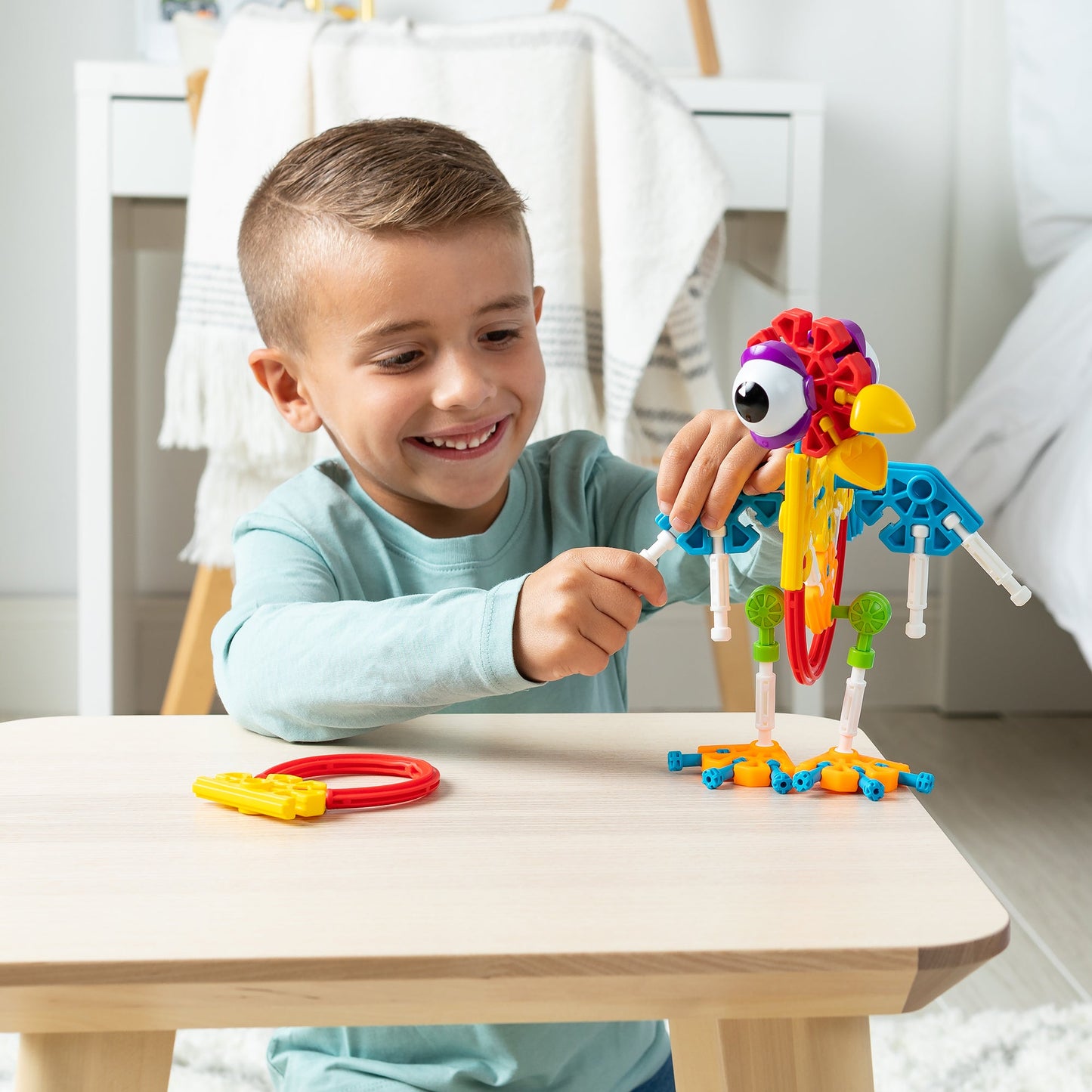 Kid K'NEX Farmin' Friends Building Set 20 Model Incl.